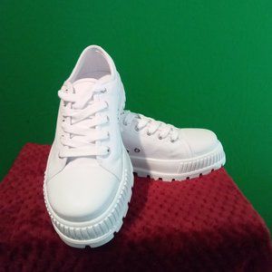 Torrid - Lace up Chunky Lug Sneaker - White - 11WW